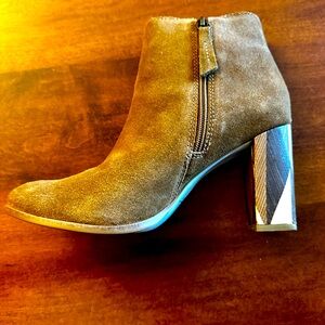 Matisse Women’s Suede Brazilian Boots with Brazilian Wood Heels, size 8.5